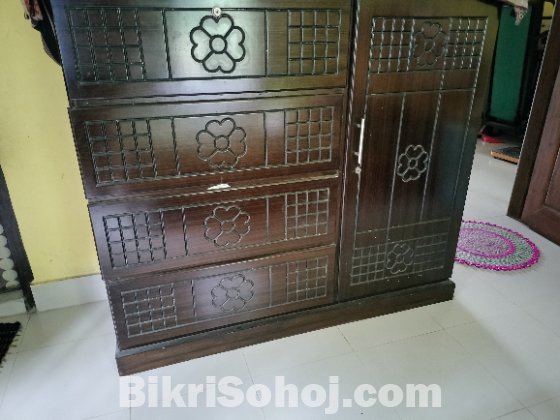 Waredrobe ওয়ারড্রোব